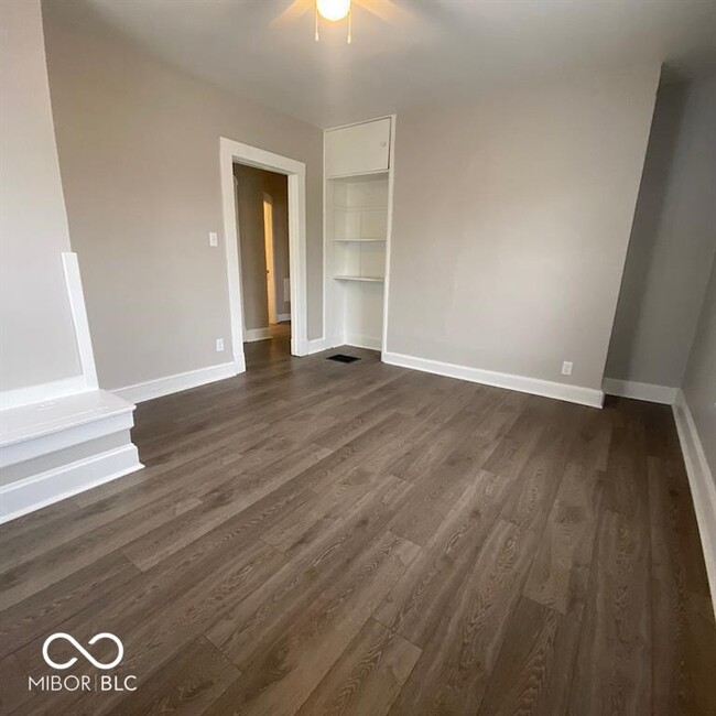 Foto del edificio - 281 N Addison St