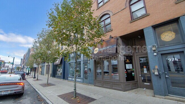 Foto del edificio - 978 N High St