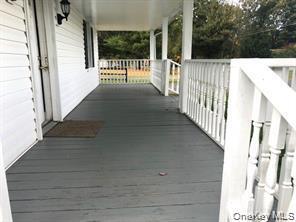 Foto del edificio - 16 Airport Rd