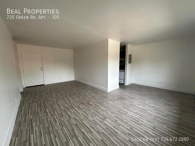 Foto del edificio - 720 Green Rd