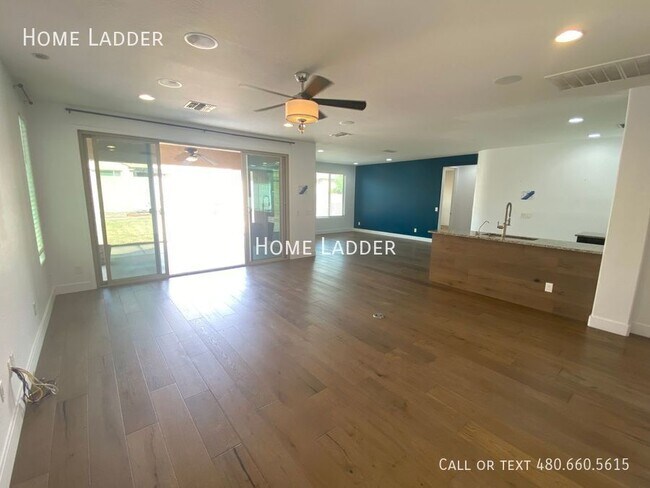 Foto del edificio - 10754 W Whitehorn Way
