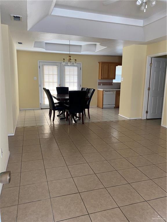 Building Photo - 1811 Villa Linda Ave