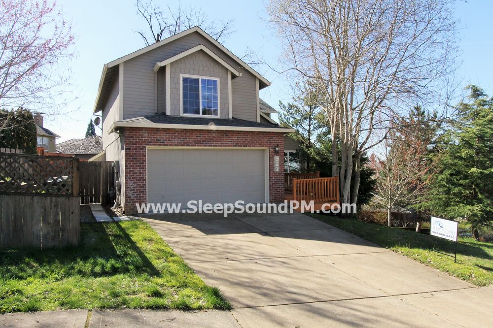 Primary Photo - 921 NW Ash Creek Ln
