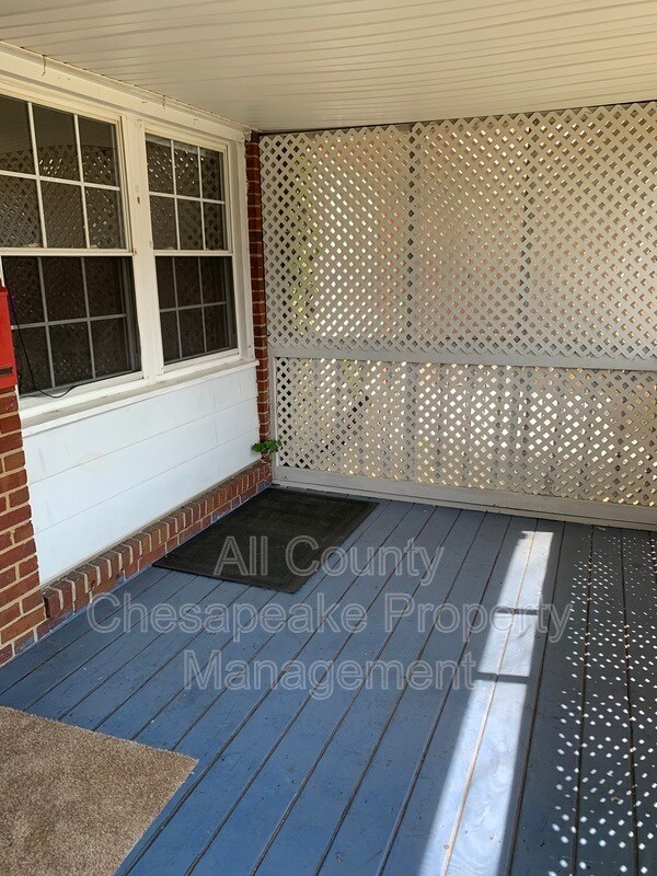 Building Photo - 4005 St Monica Dr