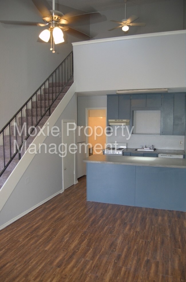Building Photo - 520 Bond St