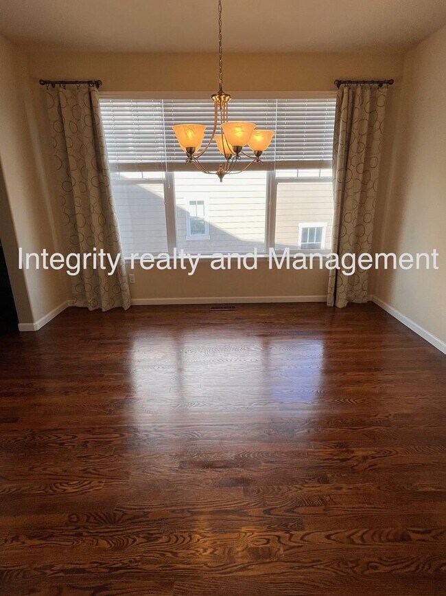 Foto del edificio - 4 Bed/3 Bath, 3,550 Sqft -1057 Clear Sky Way Castle Rock, CO 80109