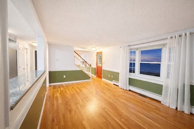 Foto del edificio - 163 Mills Ave