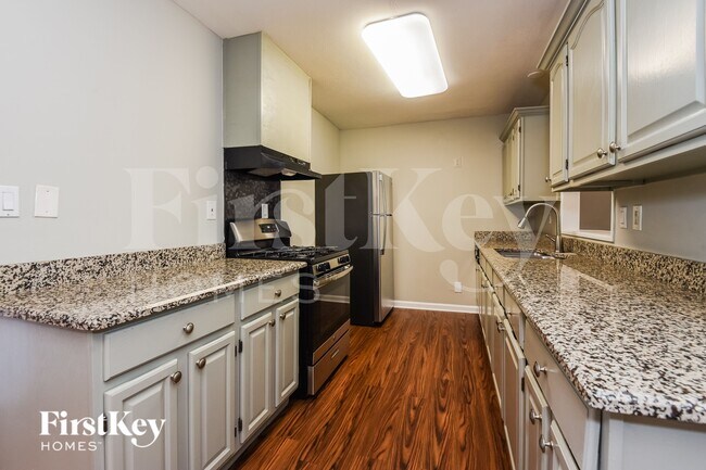 Foto del edificio - 4104 Middle Dr