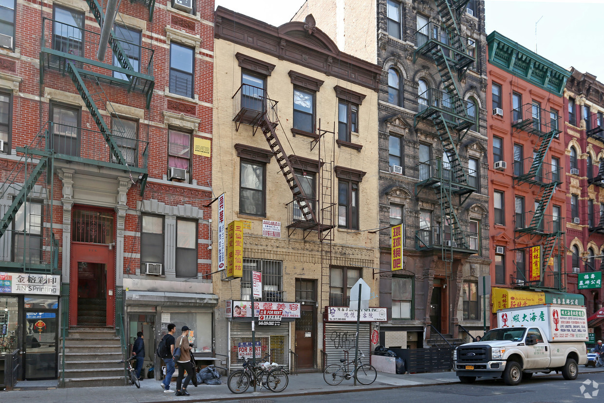 Primary Photo - 112 Madison St