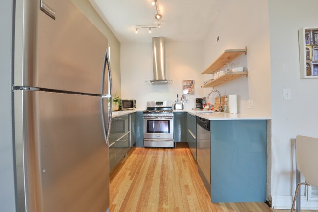 Foto del edificio - 4237 Gibson Ave