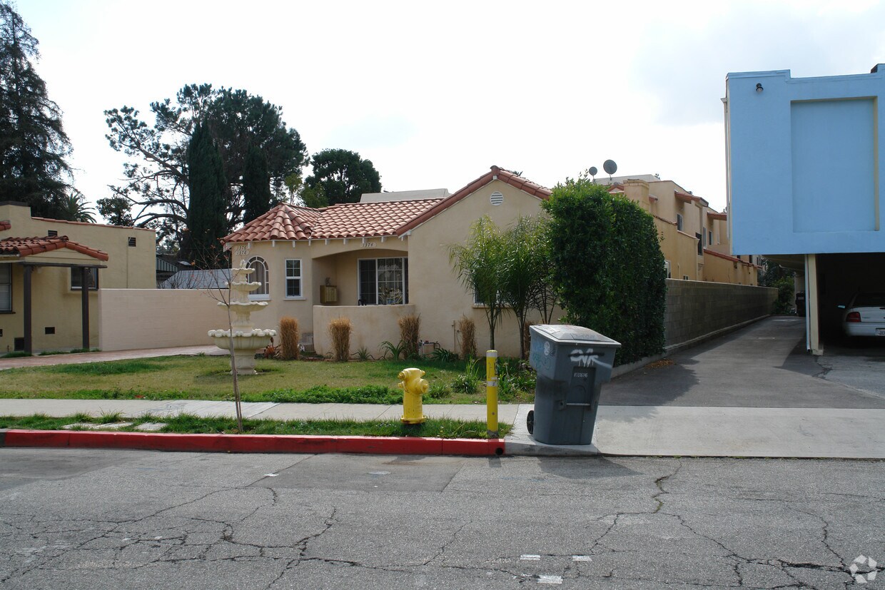 Foto del edificio - 1376 E Garfield Ave