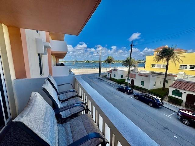 Building Photo - 801 S Ocean Dr