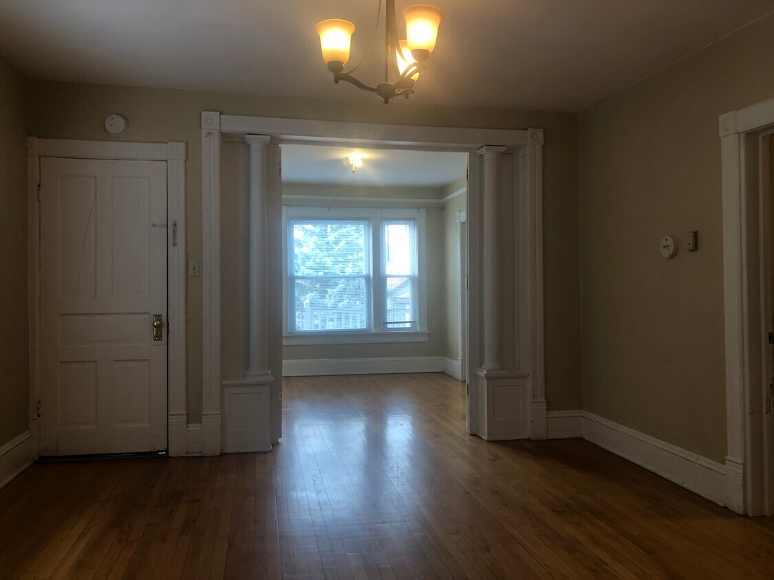 Primary Photo - 339 E Lincoln Ave