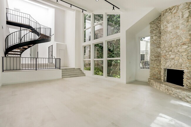 Foto del edificio - 111 Glynn Way Dr