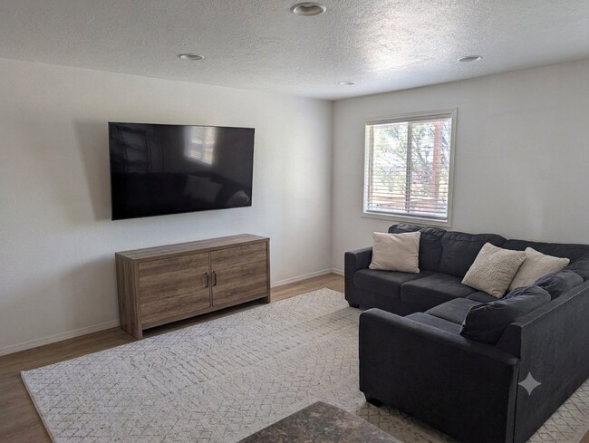 Building Photo - 1275 W Bridlewood Lp