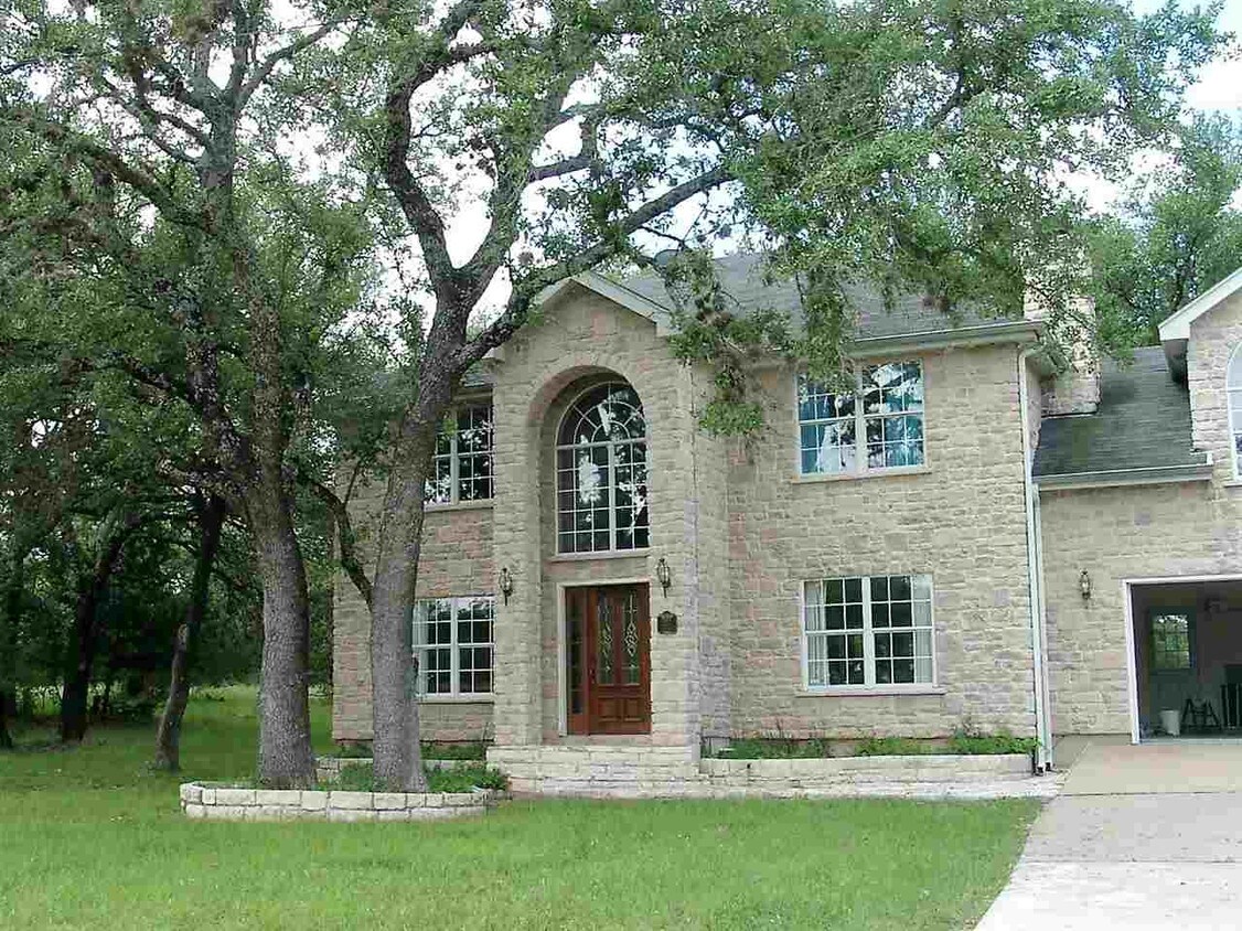 327 Bedford Dr, Spicewood, TX 78669 House Rental in Spicewood, TX