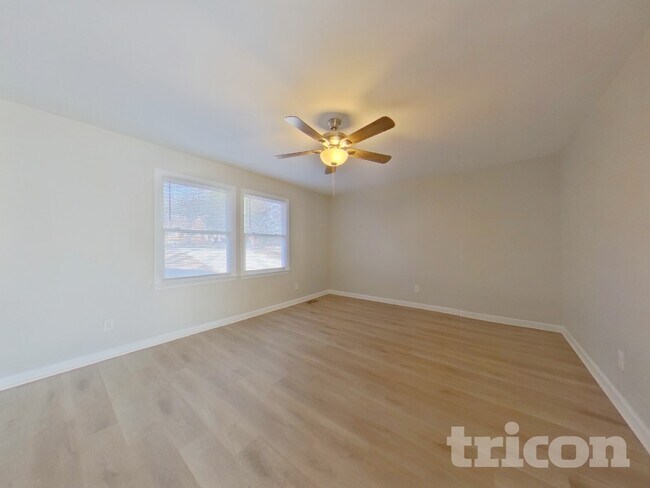 Foto del edificio - 4957 Horton Pl