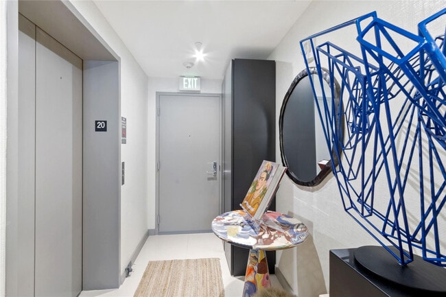 Foto del edificio - 488 NE 18th St