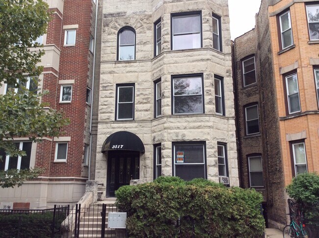 Building Photo - 3517 N Wilton Ave
