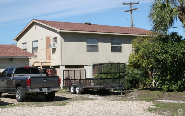 Building Photo - 10101 Midway St