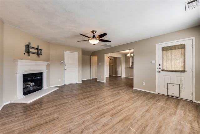 Building Photo - 1900 Bentwood Ct