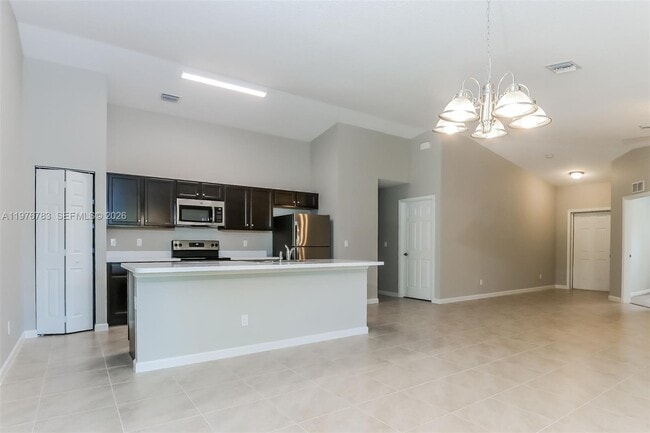 Building Photo - 957 SE Caravan Ave