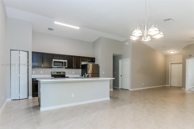 Building Photo - 957 SE Caravan Ave