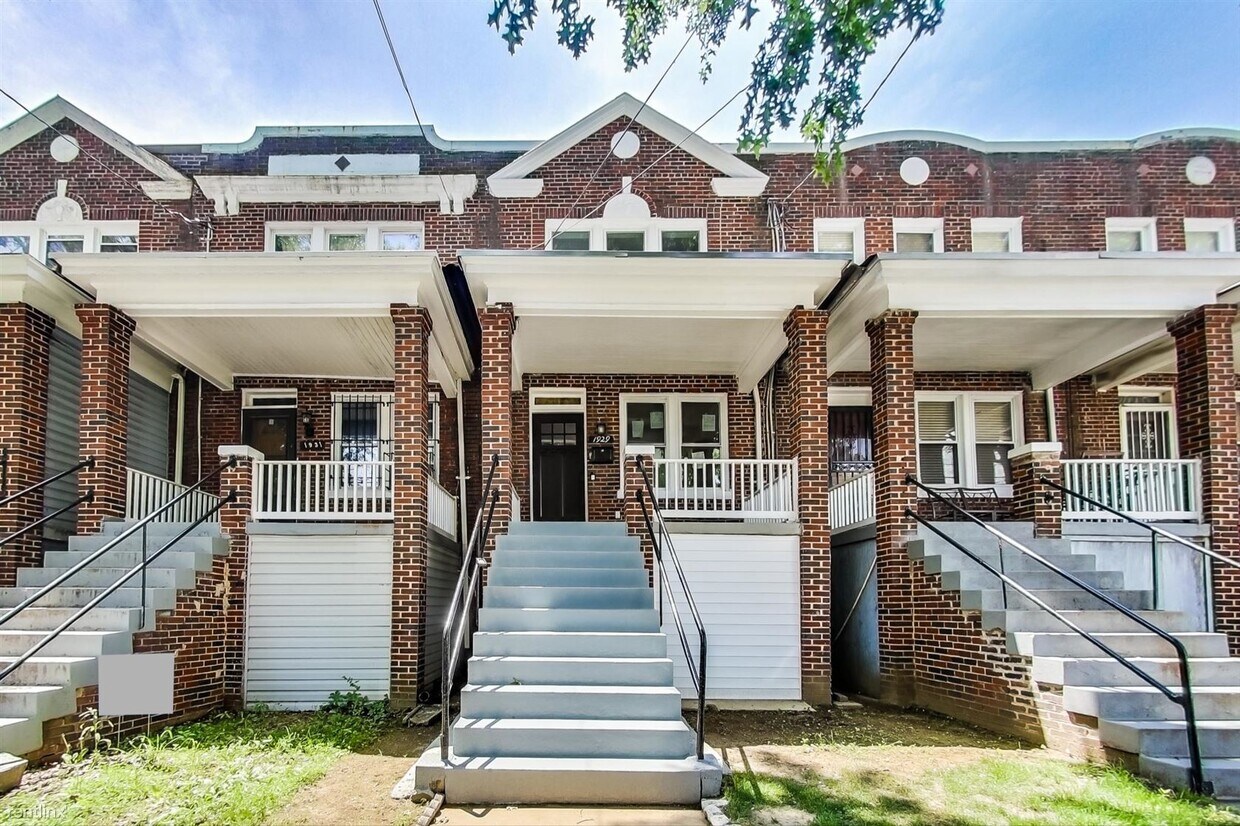 Foto principal - 3 br, 2 bath House - 1929 P St SE
