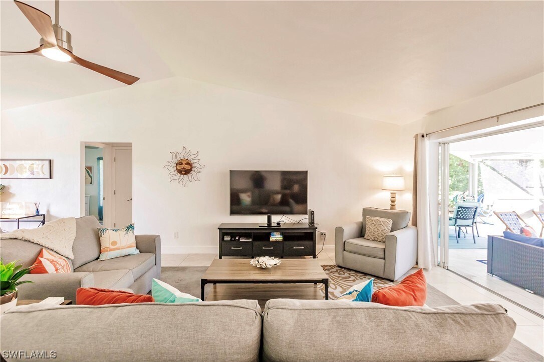 Foto principal - 1303 N Alhambra Cir