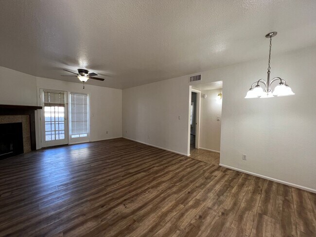 Foto del edificio - Apply Here www.realty480pm.appfolio.com/listings