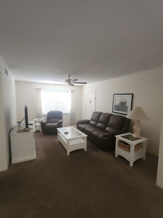 Building Photo - 4158 Tamiami Trl