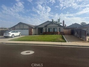 Building Photo - 696 Tilia St