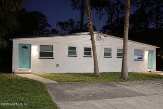 Building Photo - 696 Kestner Rd