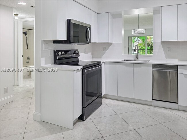 Foto del edificio - 2212 S Cypress Bend Dr