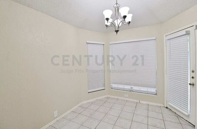 Building Photo - Charming 3/2/2 in High Pointe For Rent!