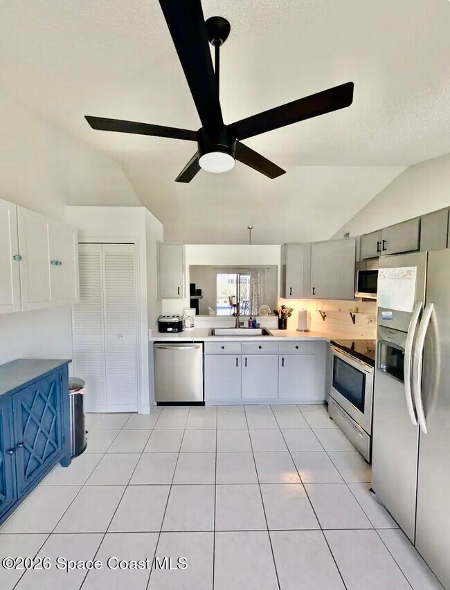 Foto del edificio - 700 Pampas St NW