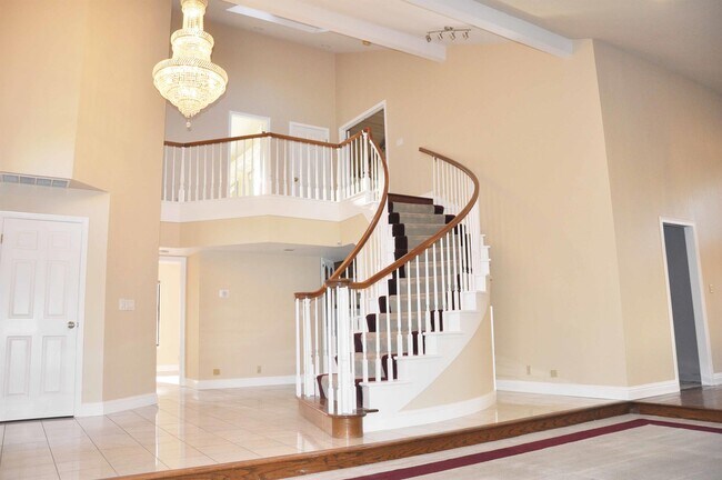 Building Photo - 667 Fontes Dr