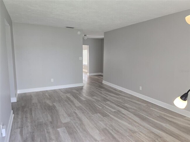 Foto del edificio - 5410 S Himes Ave