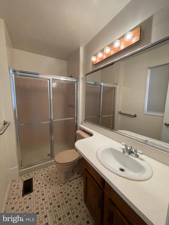 Foto del edificio - 15713 Pointer Ridge Dr