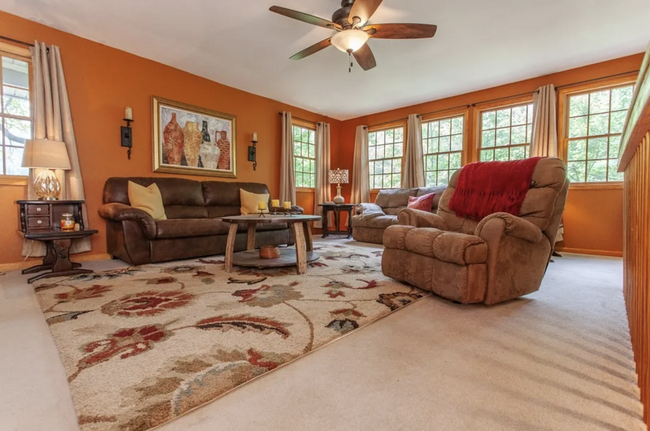 Family Room - 753 Tobacco Branch Rd