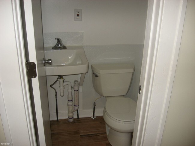 Foto del edificio - 1126 Rathbone St SW