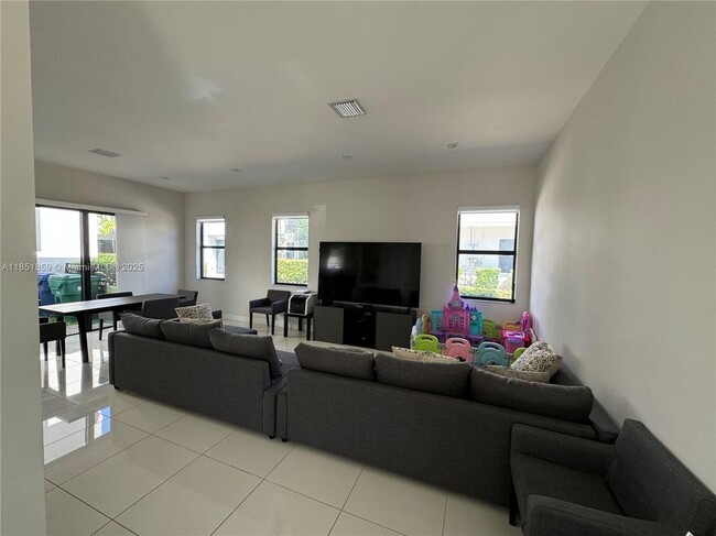 Foto del edificio - 8283 NW 47th Ln