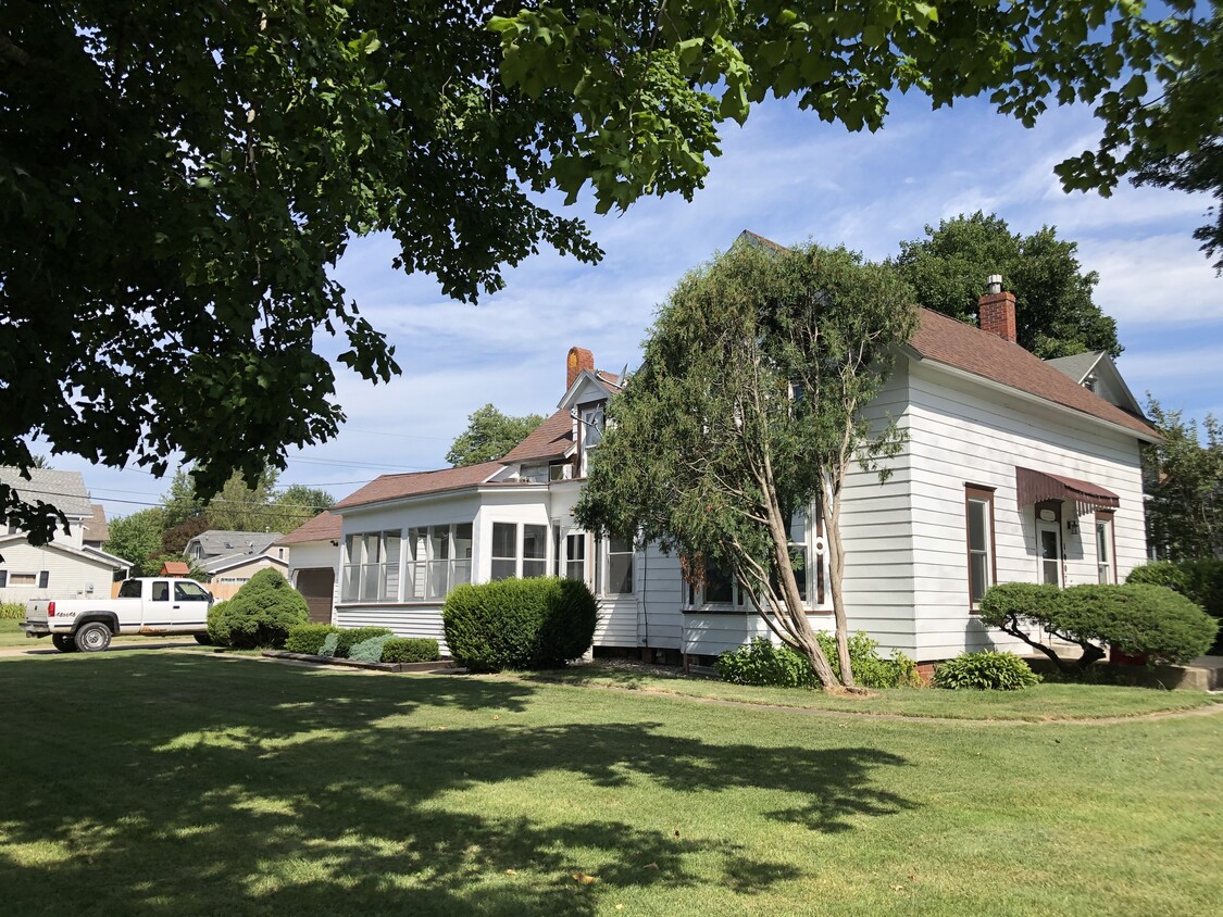 Primary Photo - 1007 Spring St