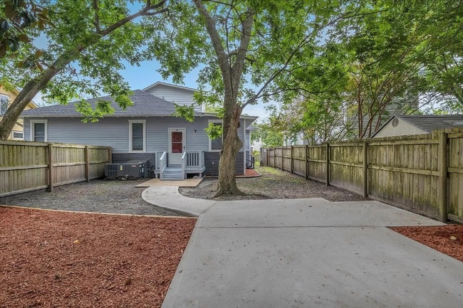 Photo - 103 N 13th St Apartment