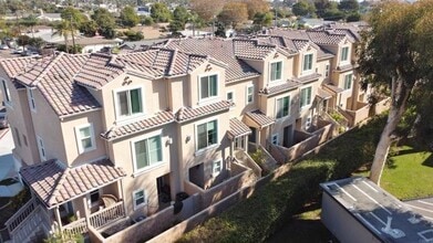 Building Photo - 719 Magnolia Ave