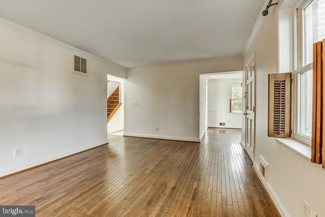 Building Photo - 6537 Braddock Rd