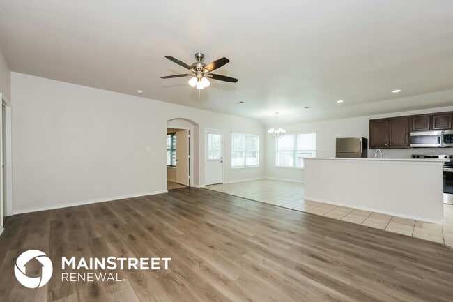 Foto del edificio - 1037 E Powell Ave