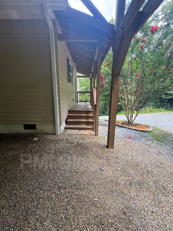Foto del edificio - 221 Indian Ridge Trail