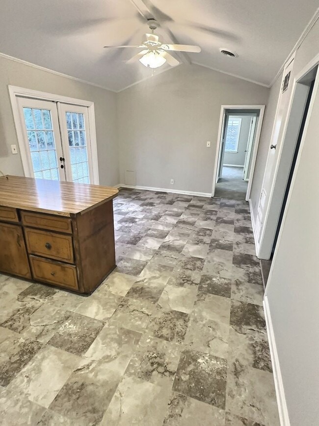 Building Photo - For Rent in Montgomery! First month's rent FREE!