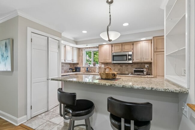 Building Photo - 2 bed/2 bath condo in Penn Valley